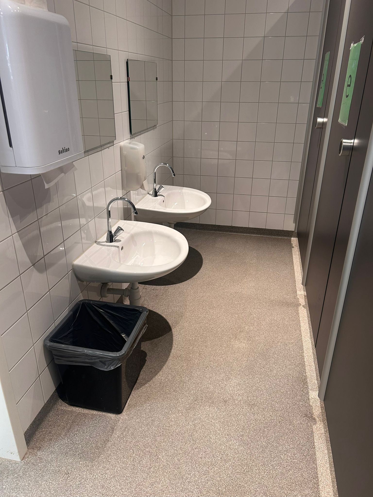 Tegelvloer na reiniging